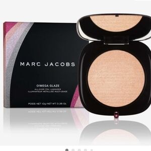 Marc Jacobs Omega Glaze All Over Foil Luminizer In 82 Jet Girl